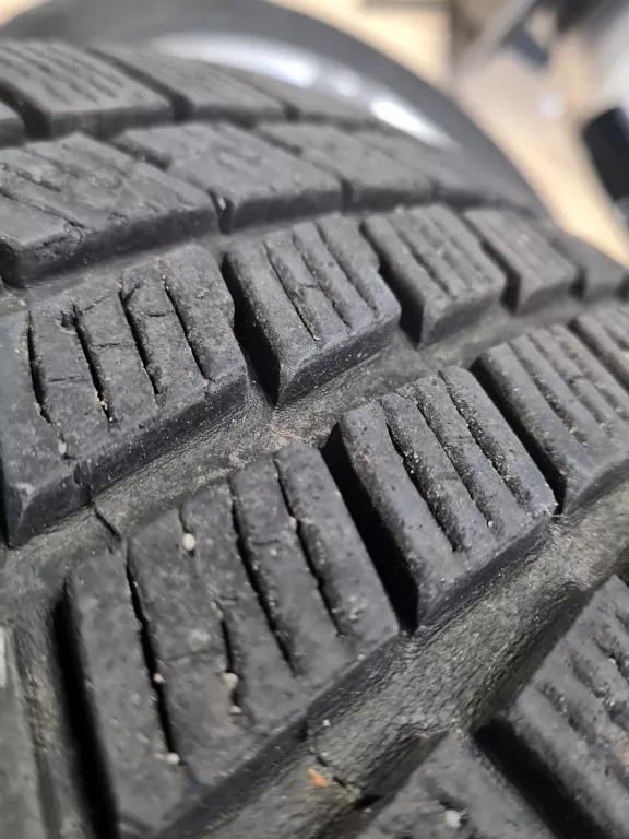KOŁA FELGI+OPONY ET50/6.5JX16H2 SKODA 16' PIRELLI