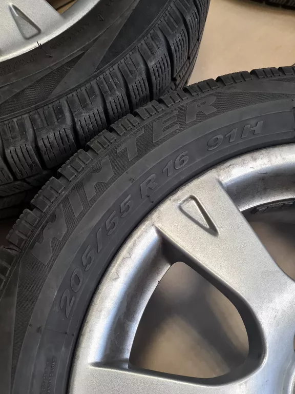KOŁA FELGI+OPONY ET50/6.5JX16H2 SKODA 16' PIRELLI