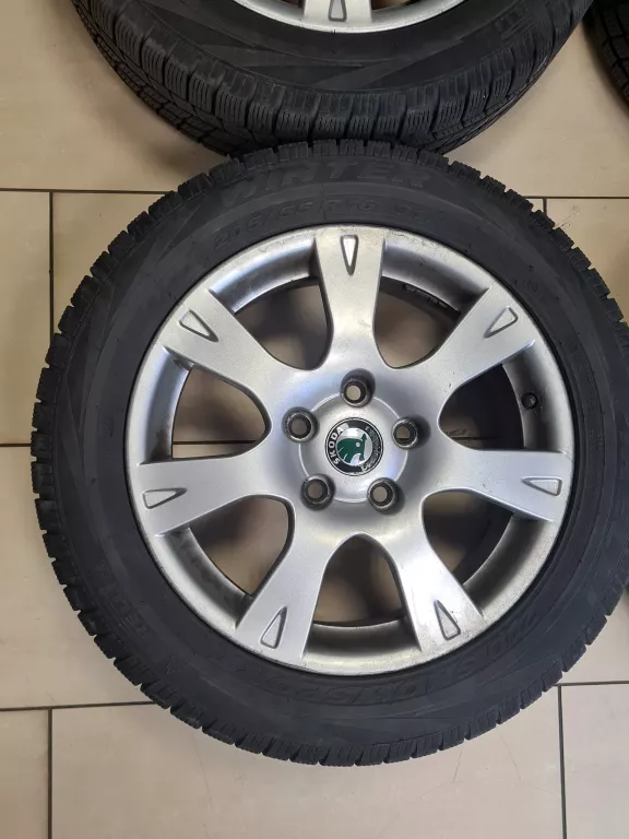 KOŁA FELGI+OPONY ET50/6.5JX16H2 SKODA 16' PIRELLI