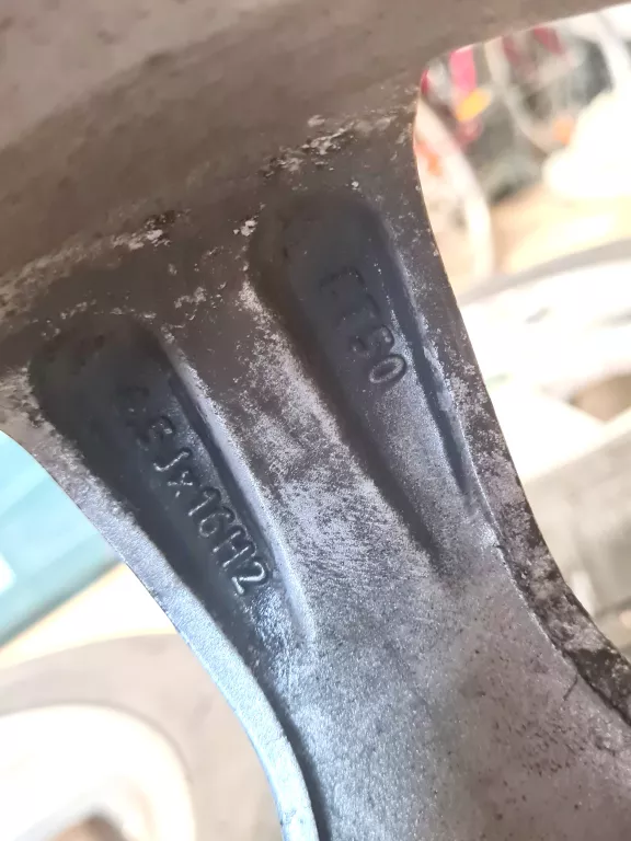 KOŁA FELGI+OPONY ET50/6.5JX16H2 SKODA 16' PIRELLI