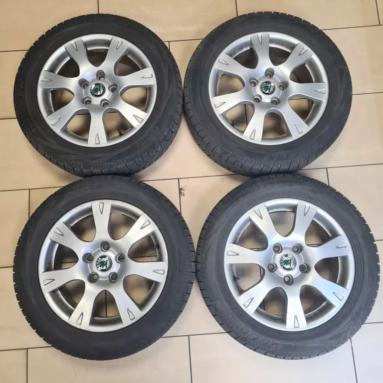 KOŁA FELGI+OPONY ET50/6.5JX16H2 SKODA 16' PIRELLI