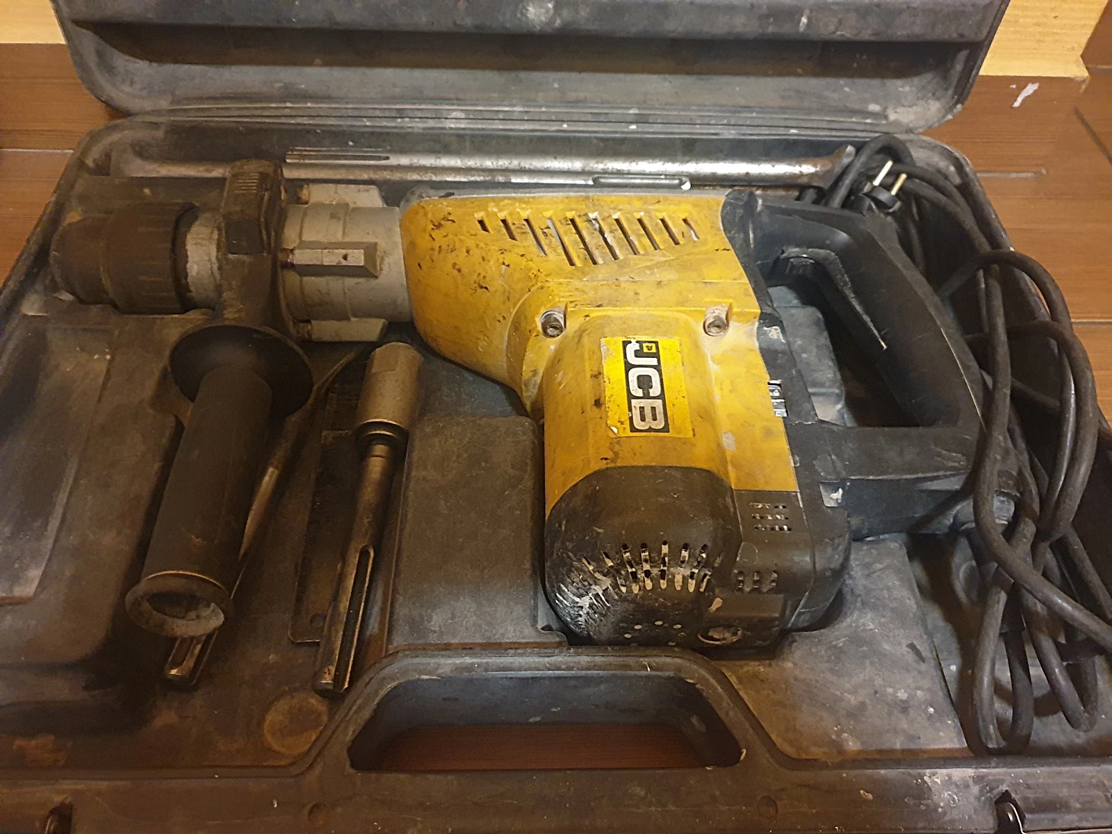 mlod-wyburzeniowy-jcb-stan-uzywany