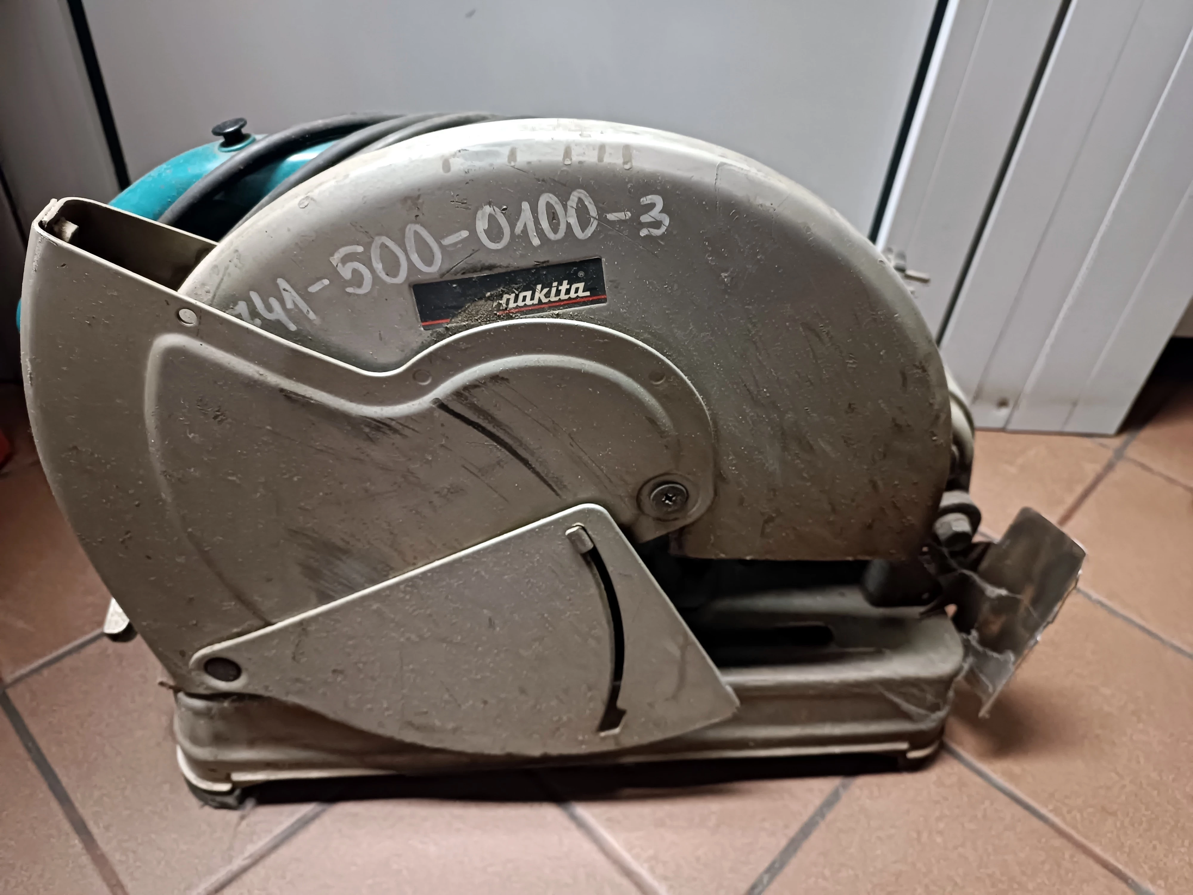 ukosnica-pila-do-metalu-makita-2414-nb-stan-uzywany