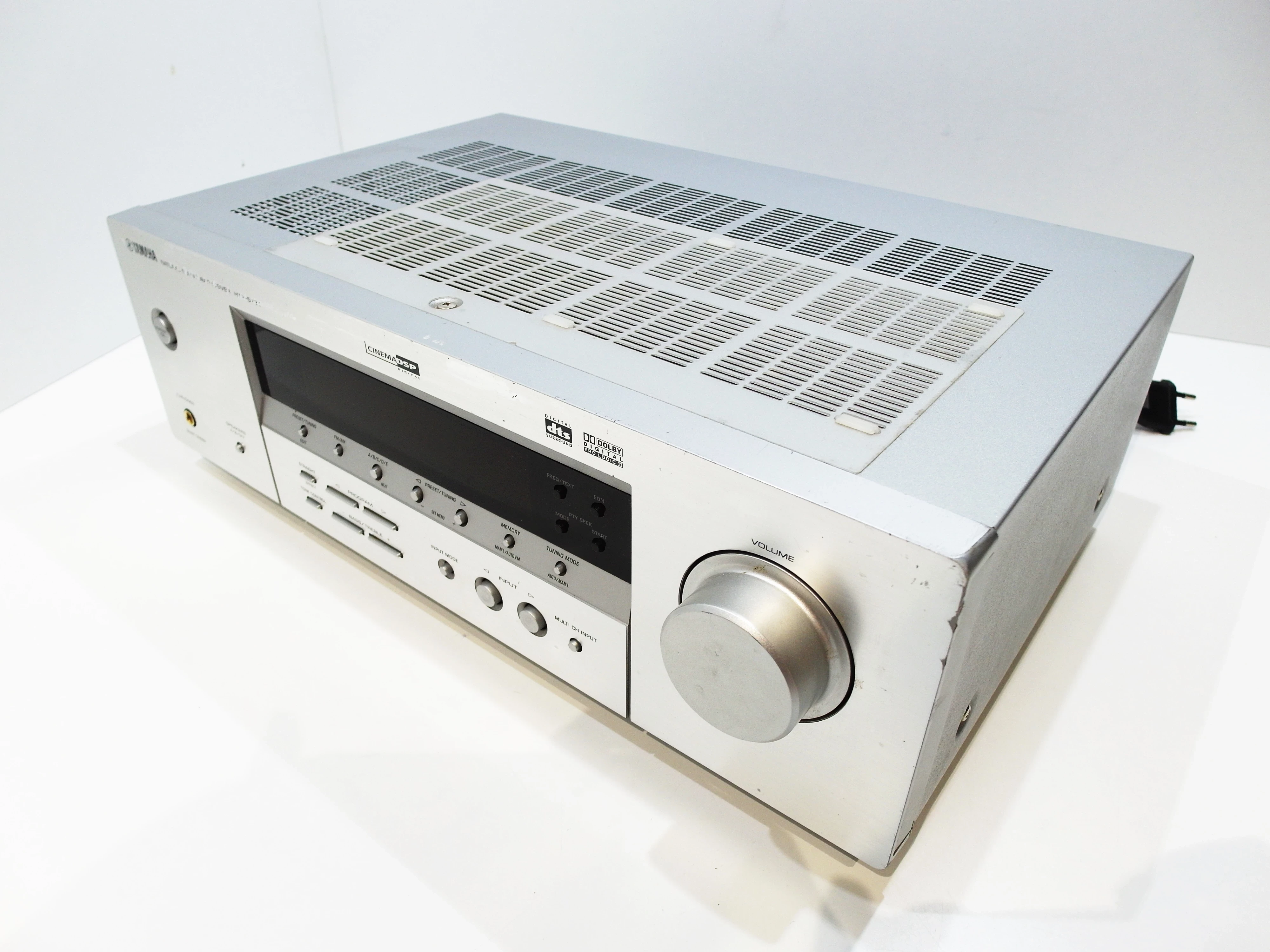 amplituner-yamaha-htr-5930-51-srebrny-stan-uzywany