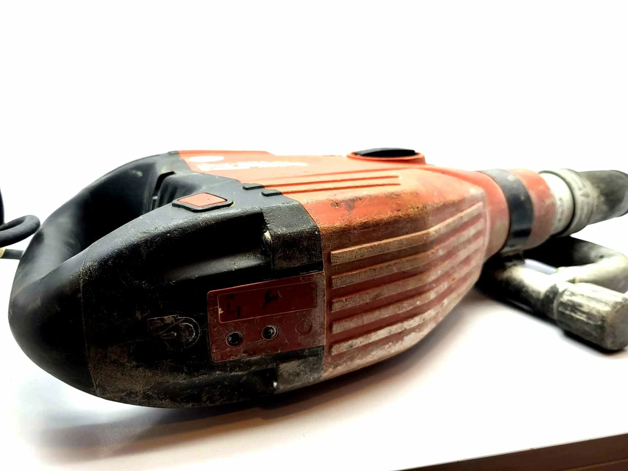 mlot-wyburzeniowy-hilti-te-700-avr-115-j-1200-w-stan-uzywany