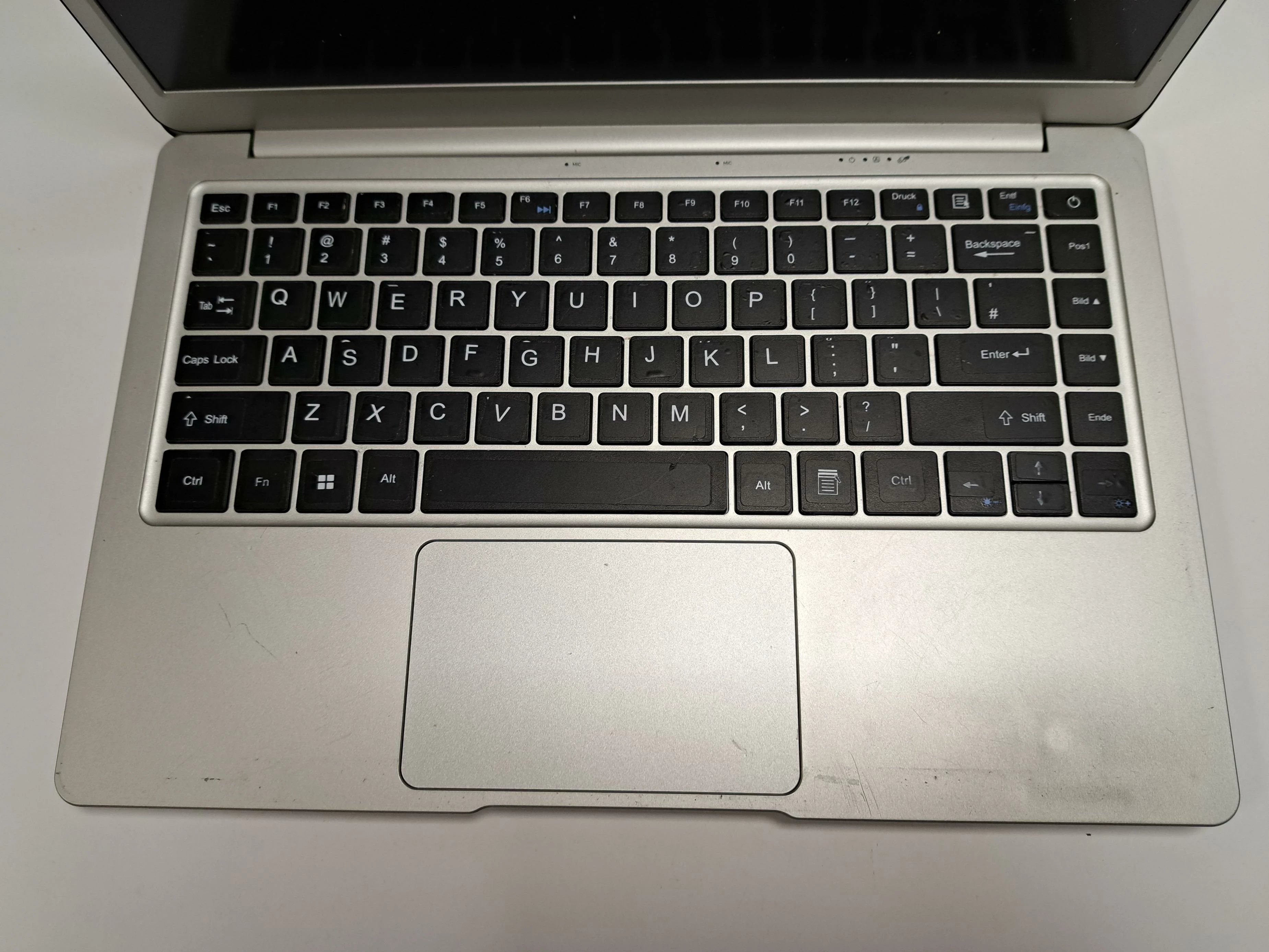 trekstor-surfbook-a13b-n4000-4gb-ssd-64gb-fullhd-przekatna-ekranu-133