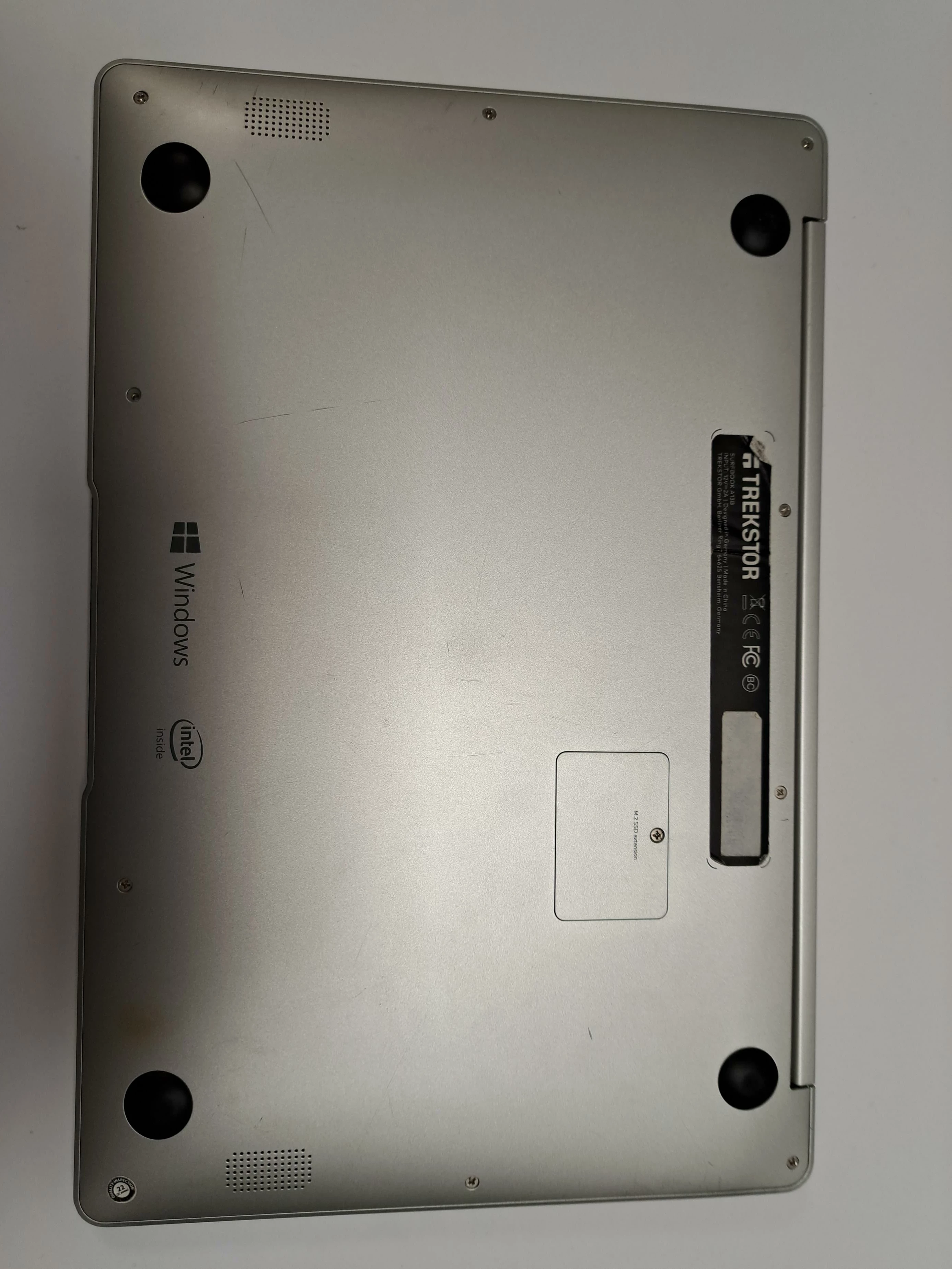 trekstor-surfbook-a13b-n4000-4gb-ssd-64gb-fullhd-stan-uzywany