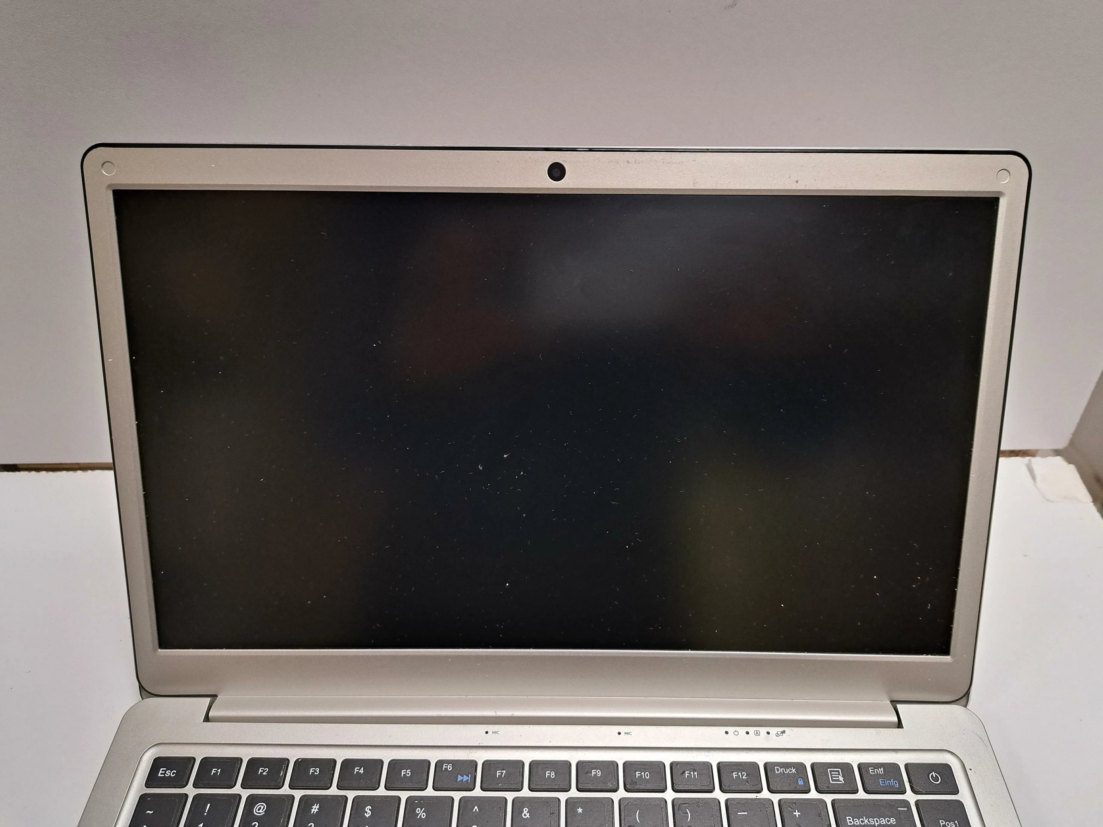 trekstor-surfbook-a13b-n4000-4gb-ssd-64gb-fullhd-rozdzielczosc-px-1920-x-1280