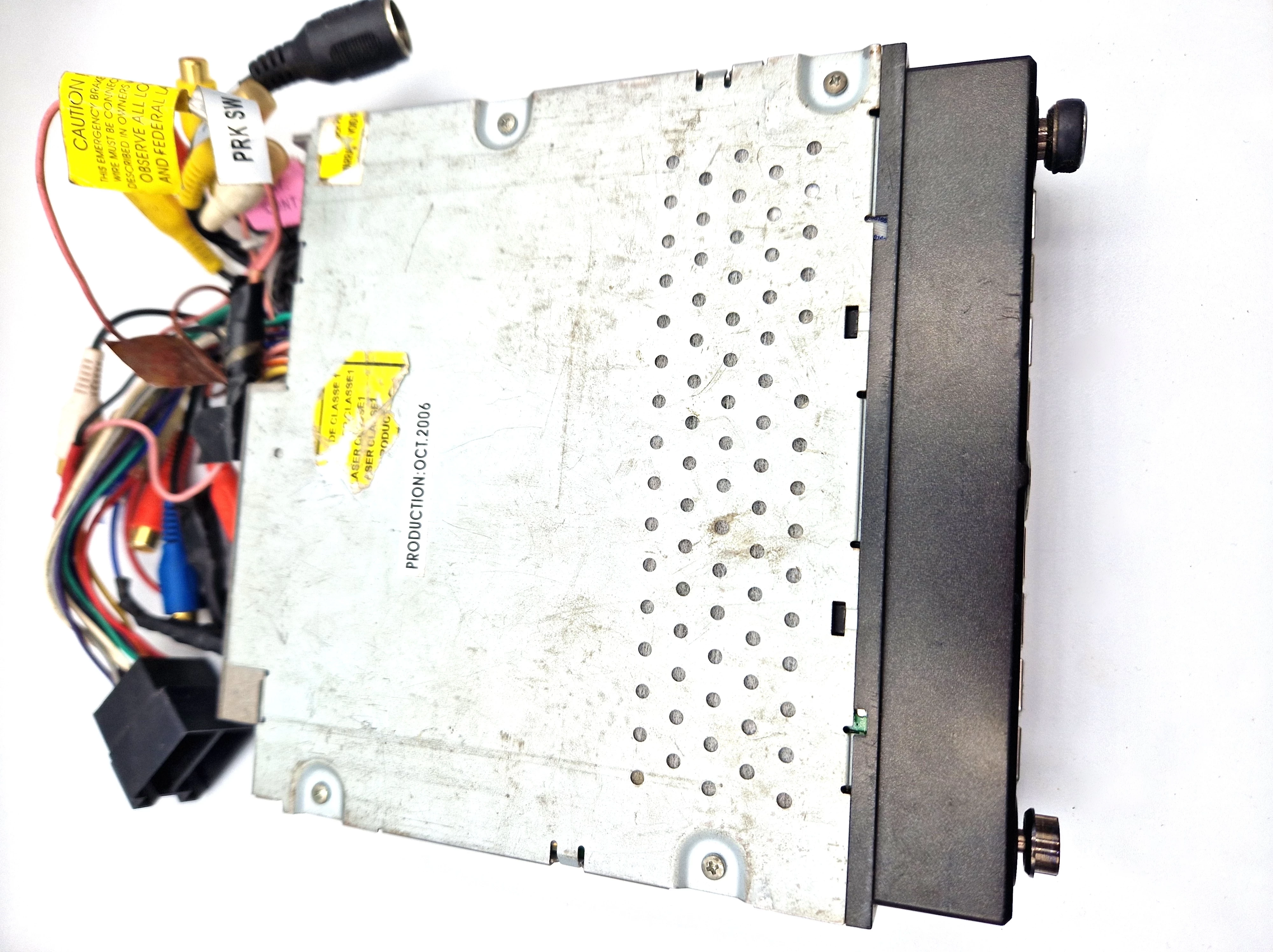 radio-z-wysuwanym-panelem-audiovox-vme9311ts-radio-pasmo-fm