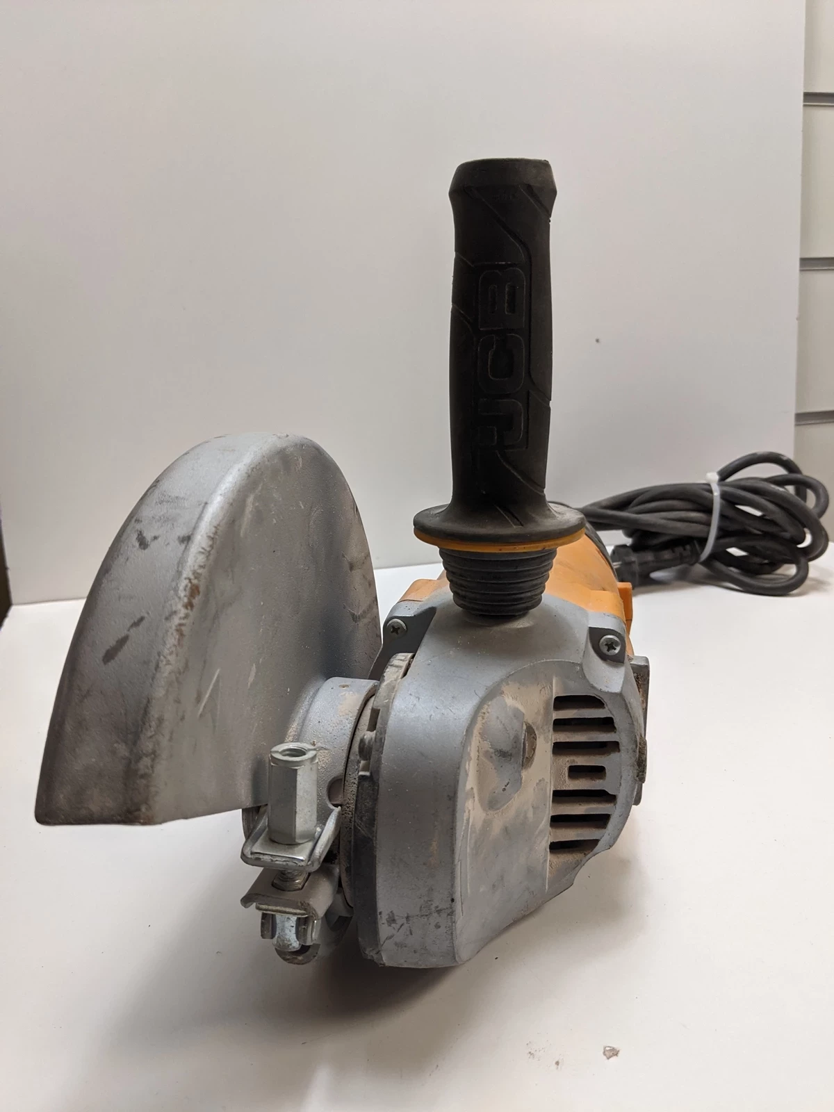 szlifierka-katowa-jcb-ag2300-stan-uzywany