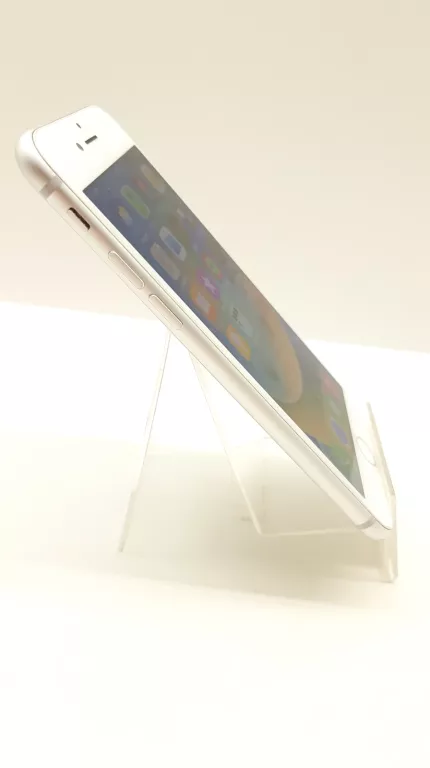 APPLE IPHONE 8 64 GB SILVER 74% ZADBANY!
