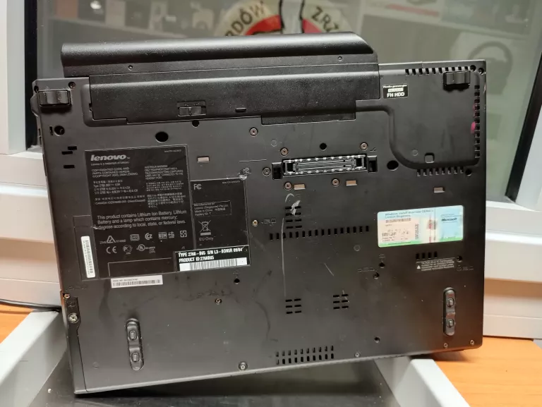 laptop-lenovo-thinkpad-t400-ladowarka-przekatna-ekranu-141