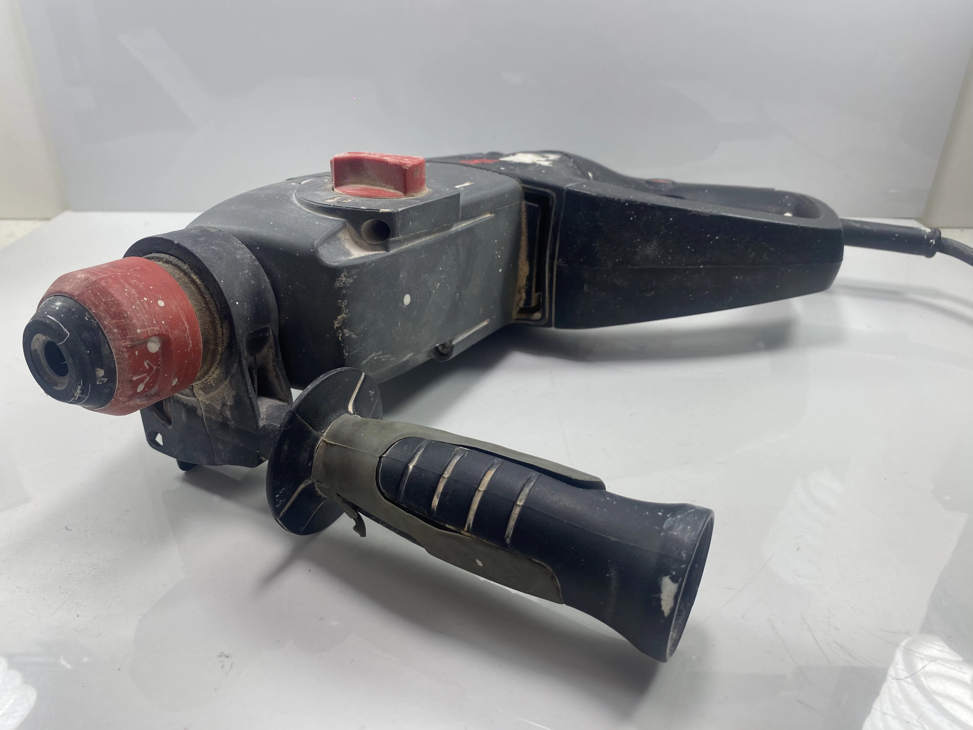 mlotowiertarka-skil-hammer-650w-maksymalna-moc-60000