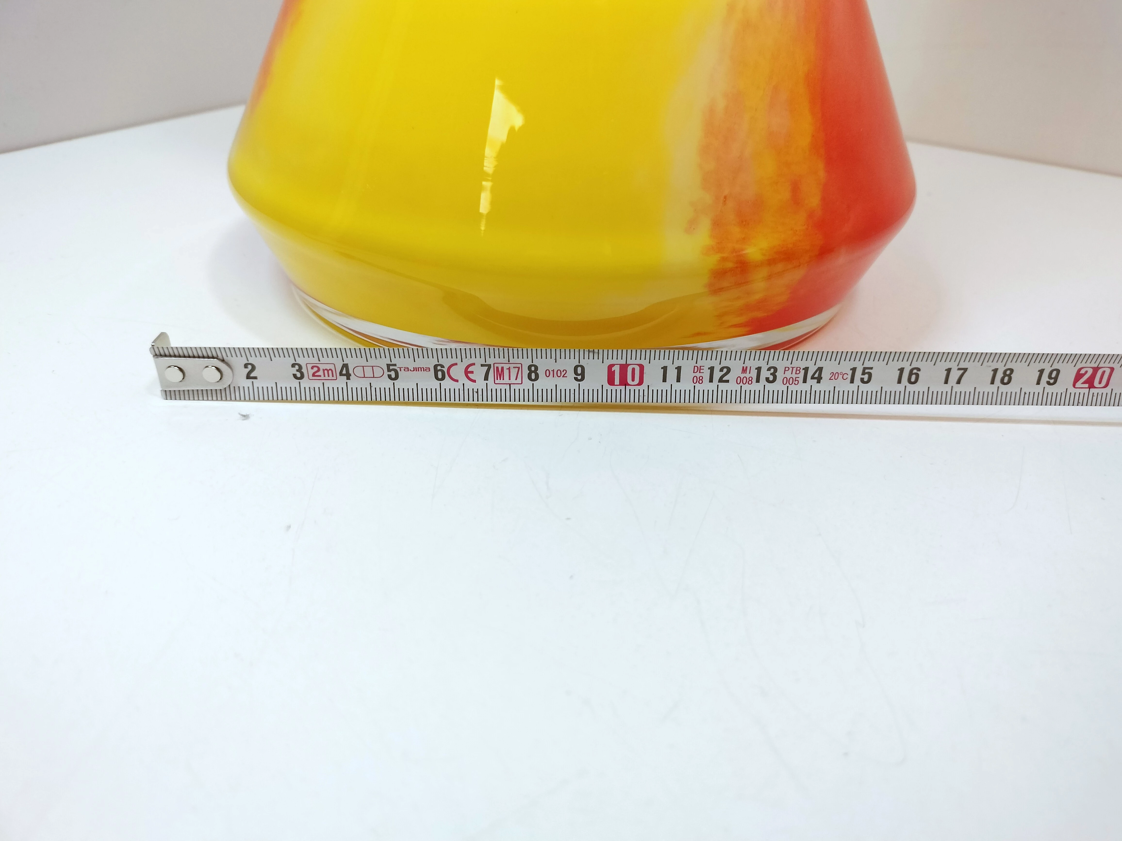 wazon-kolorowe-szklo-prl-material-dominujacy-szklo