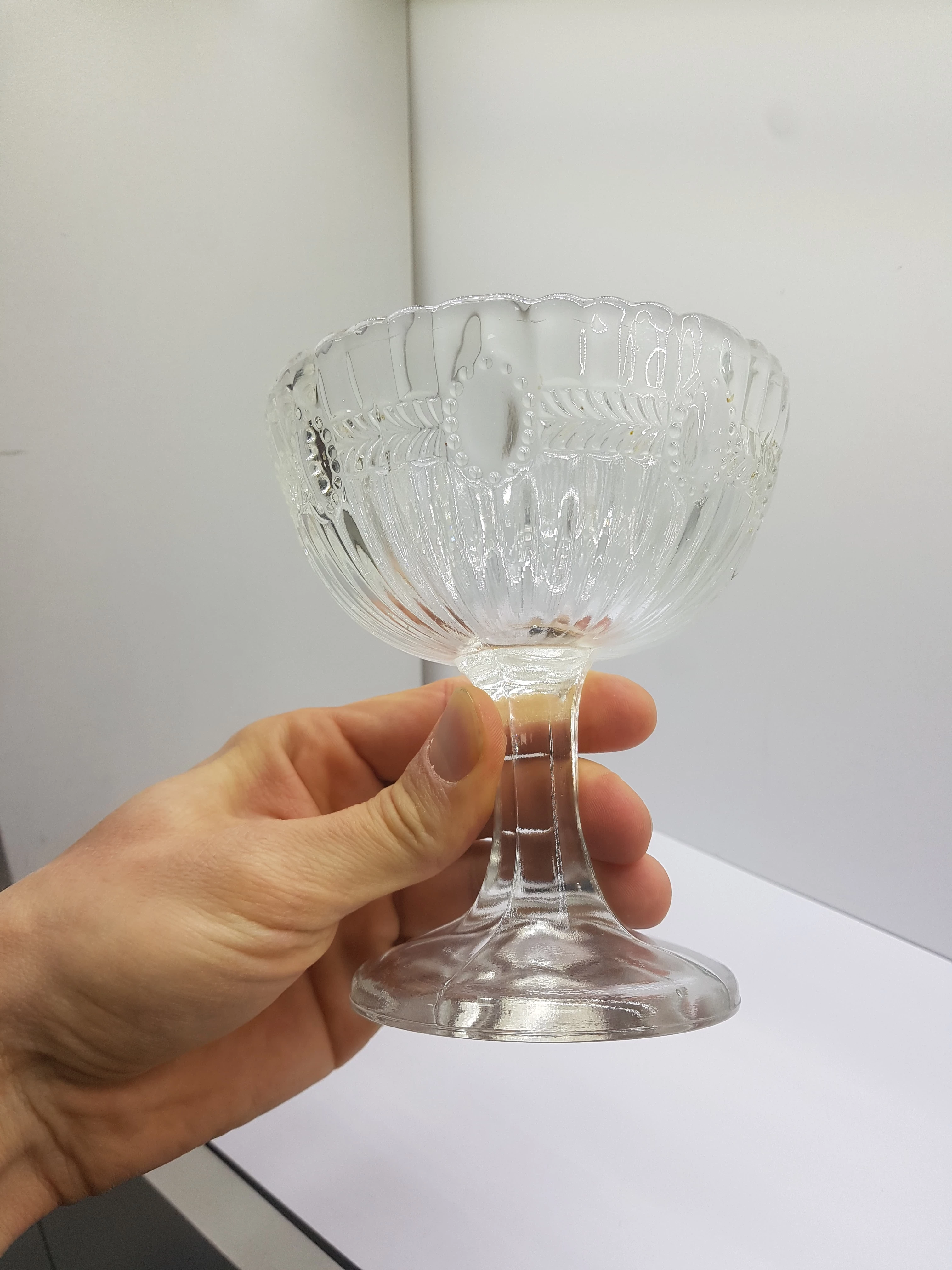 cukiernica-huta-hortensja-medaliony-datowanie-obiekt-vintage-1945-2000