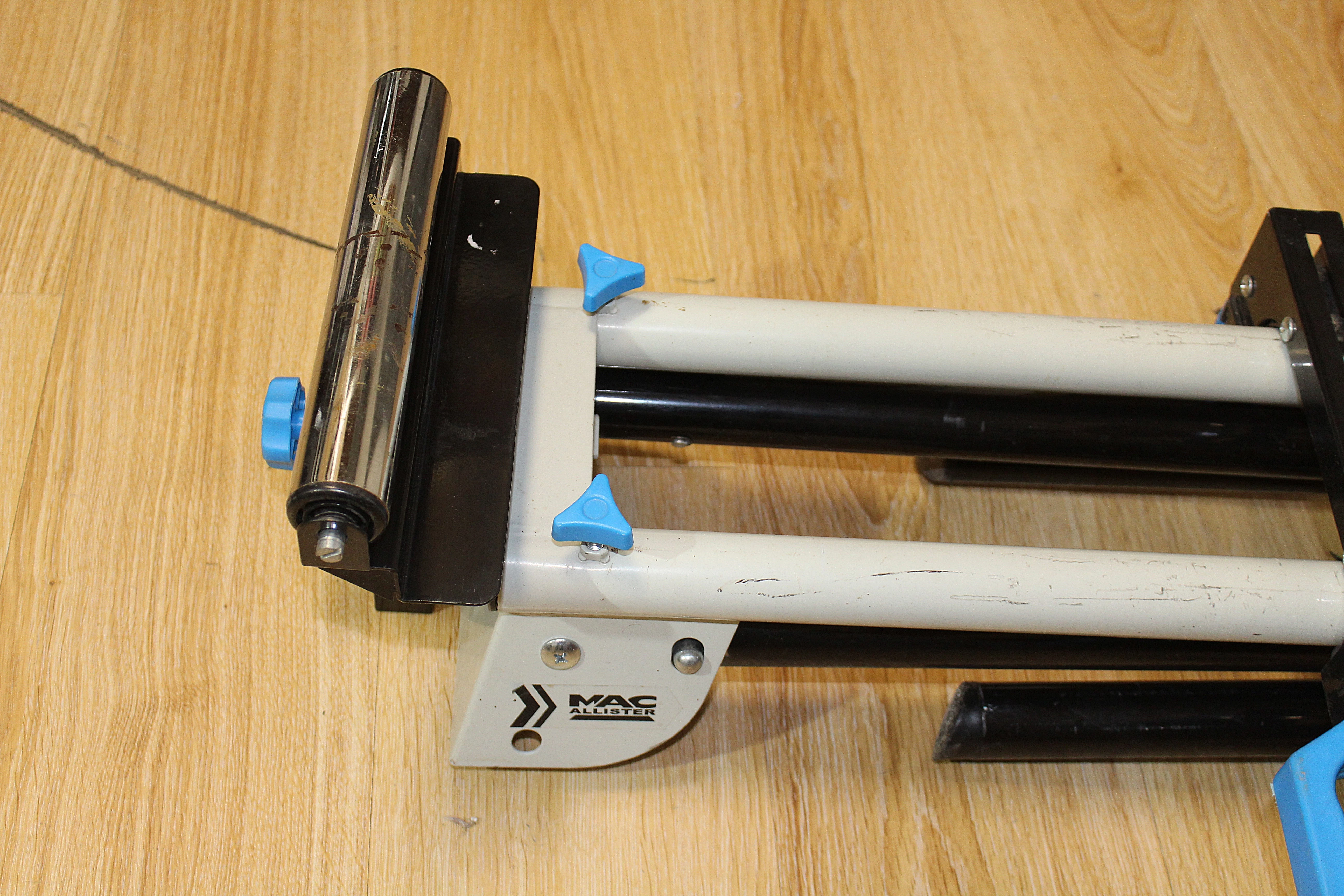 stol-roboczy-do-ukosnicy-macallister-mmst150-stan-uzywany