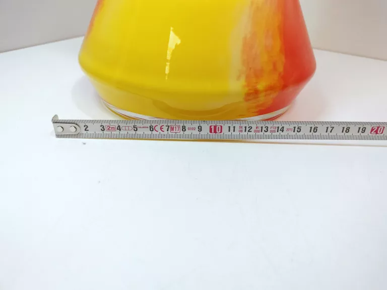 wazon-kolorowe-szklo-prl-material-dominujacy-szklo