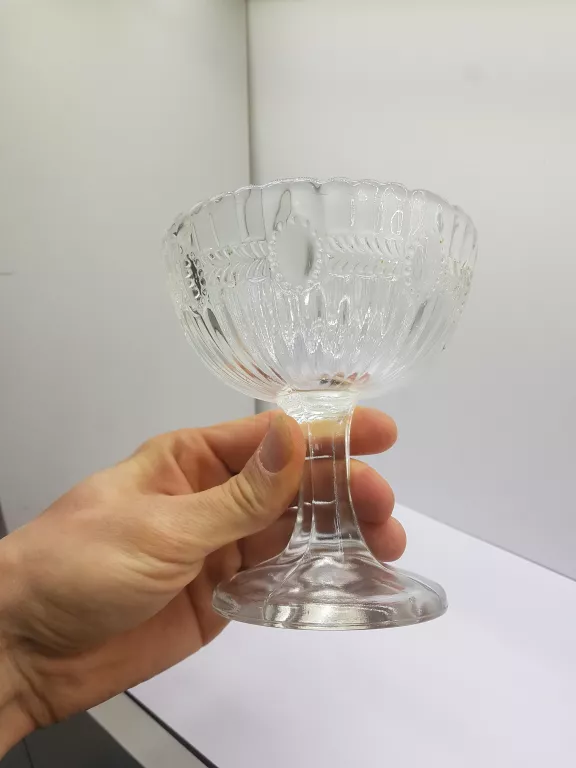 cukiernica-huta-hortensja-medaliony-datowanie-obiekt-vintage-1945-2000