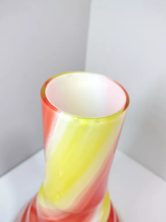 wazon-kolorowe-szklo-prl-datowanie-obiekt-vintage-1945-2000