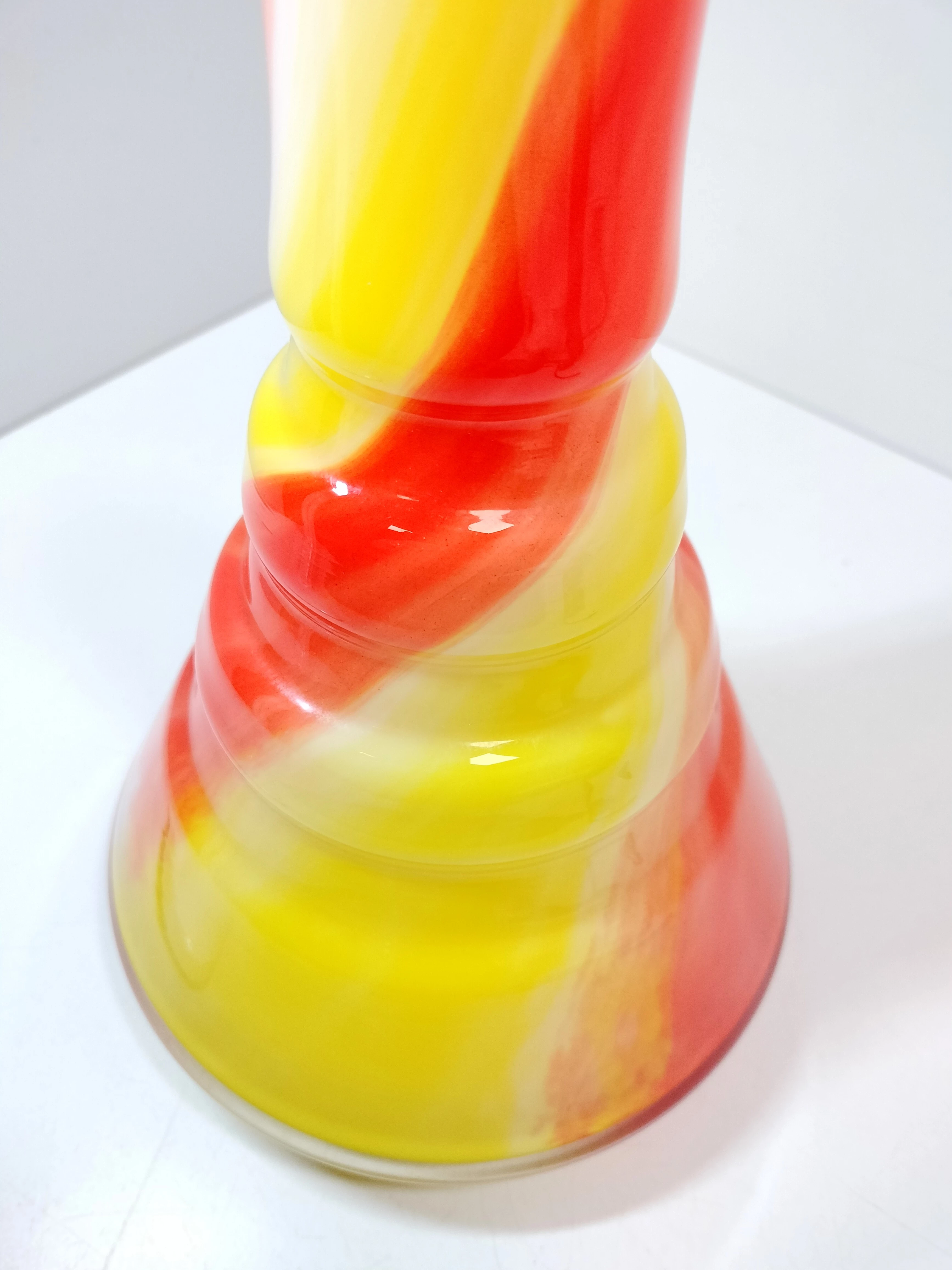 wazon-kolorowe-szklo-prl-osiedle-centrum-d1-krakow