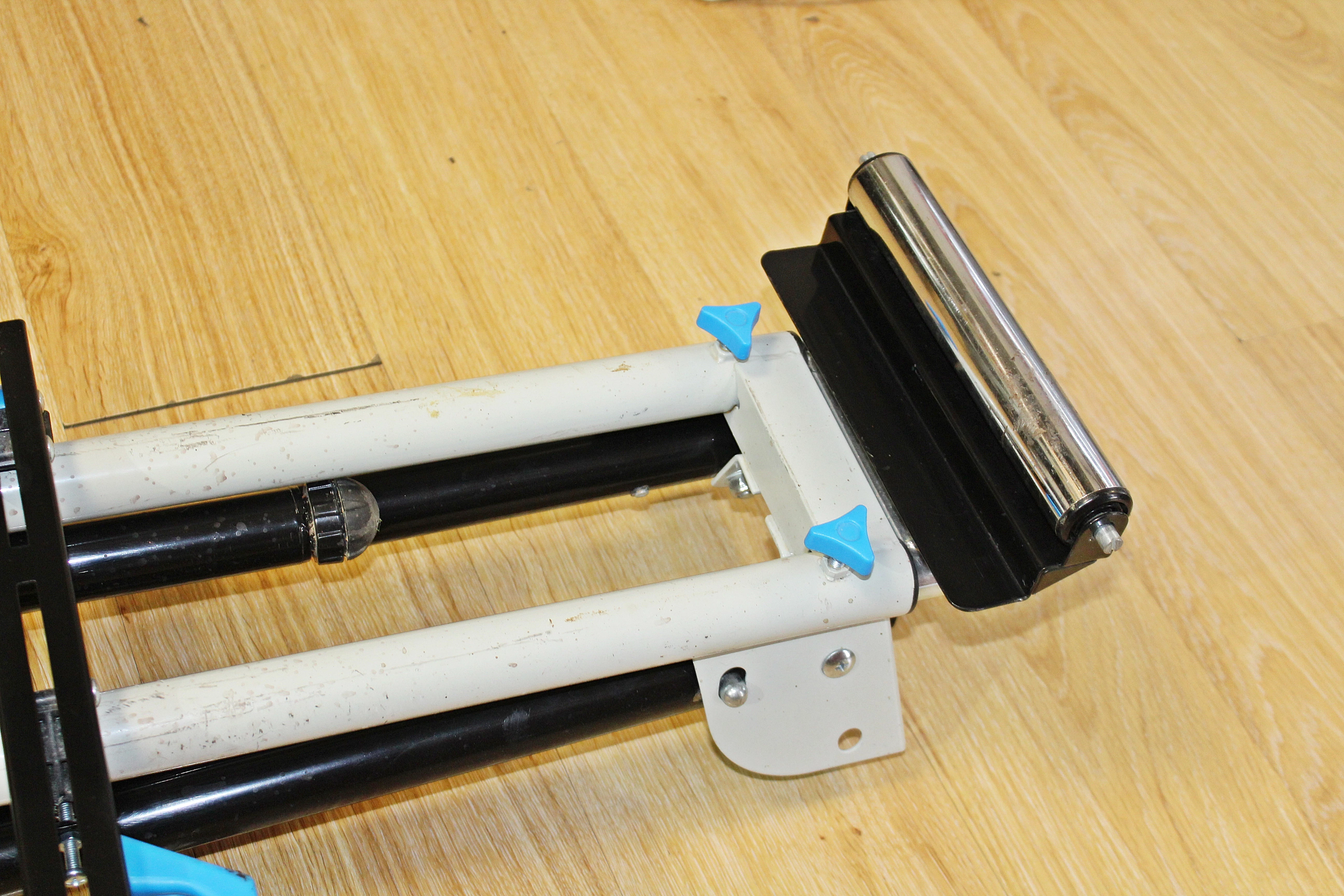 stol-roboczy-do-ukosnicy-macallister-mmst150-minimalna-wysokosc-blatu-82