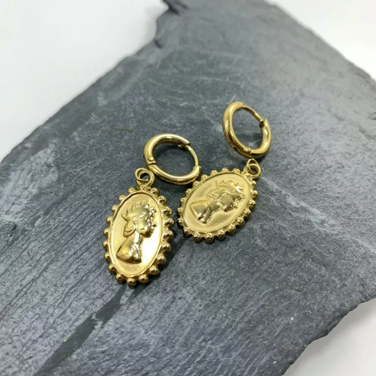 kolczyki-stal-pozlacana-krolowa-rodzaj-bigla-sztyft