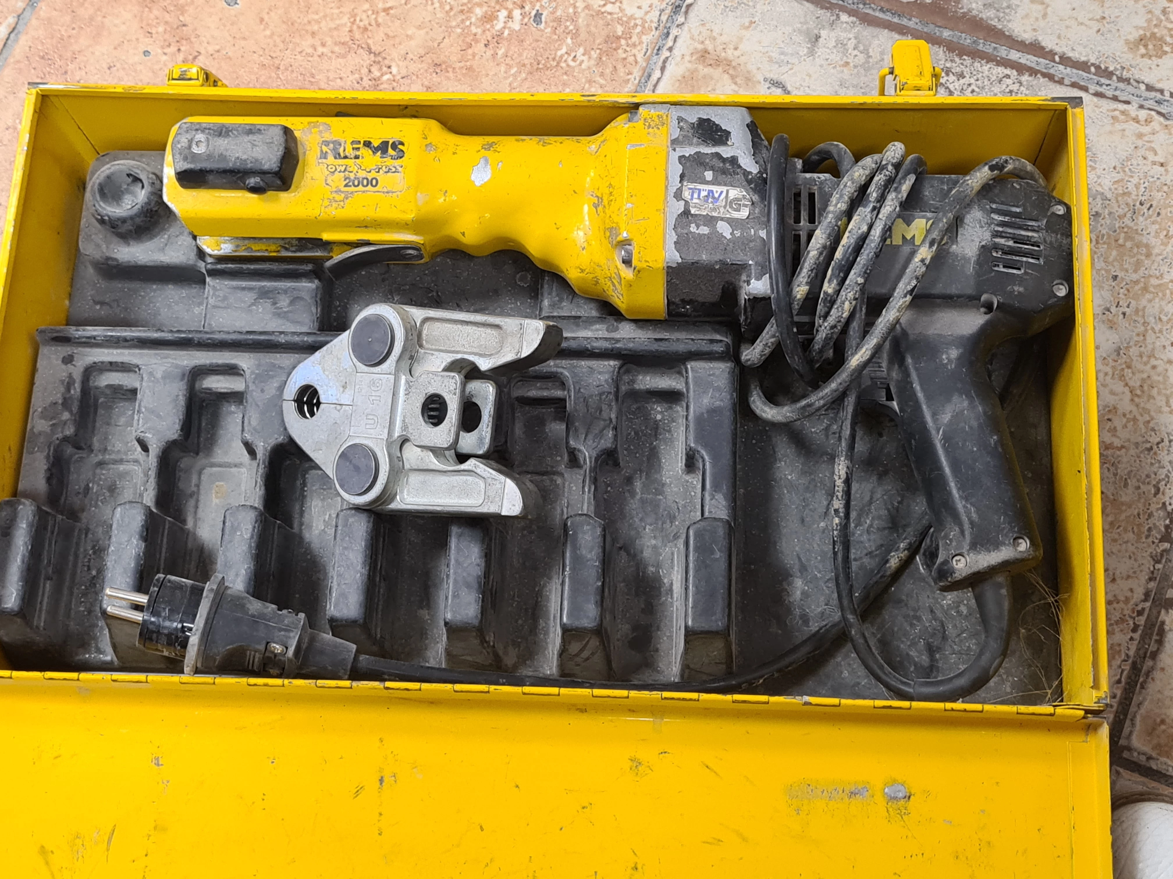 zaciskarka-rems-power-press-2000-zacisk-u16-grabiszynska-30-wroclaw