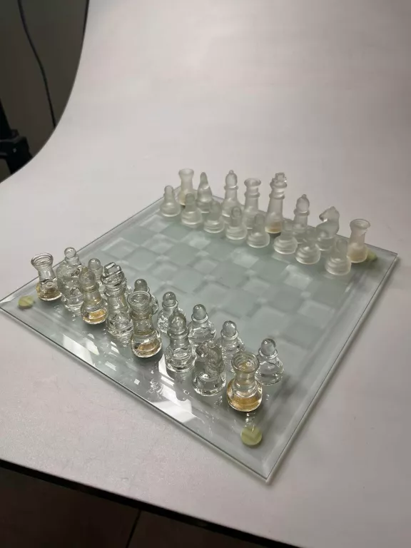 SZACHY SZKLANE /STAR GLASS CHESS SET - W KARTONIE