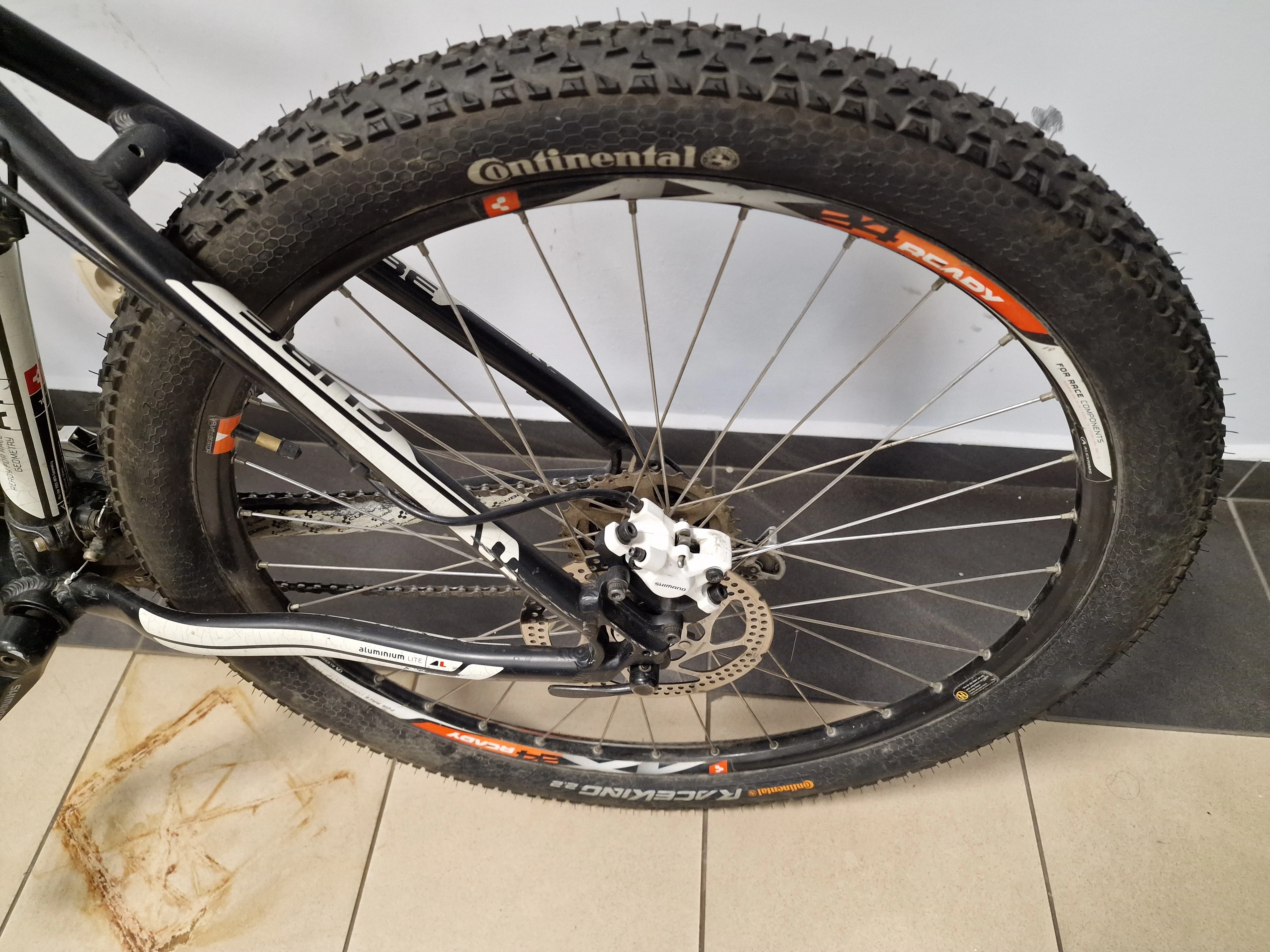 rower-cube-comp-attention-18-22-kola-kolor-czarny