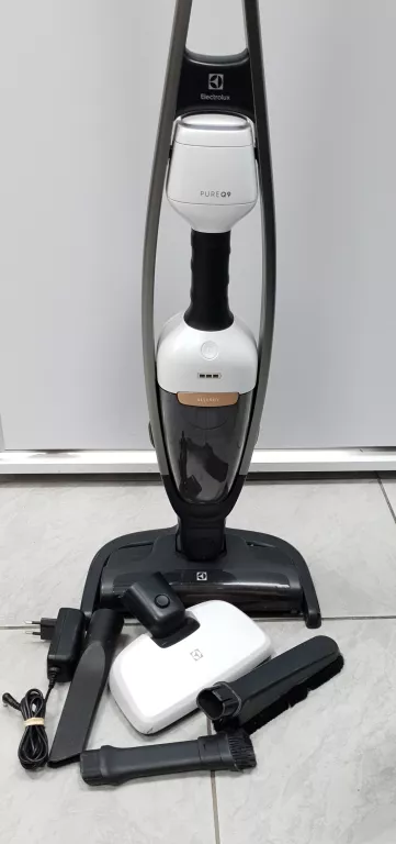 ELECTROLUX PURE Q9 NIE WŁĄCZA SIĘ, PATRZ FOTO !