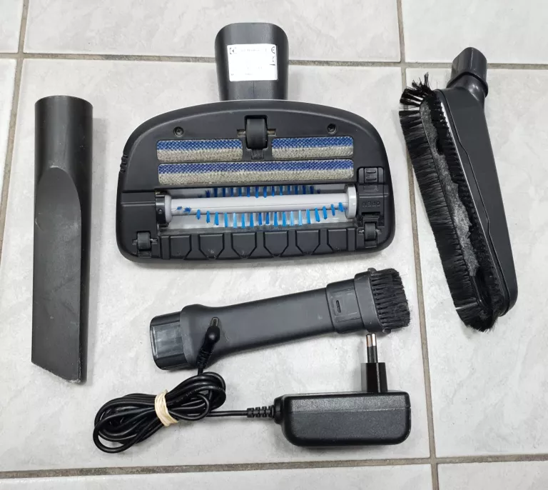 ELECTROLUX PURE Q9 NIE WŁĄCZA SIĘ, PATRZ FOTO !