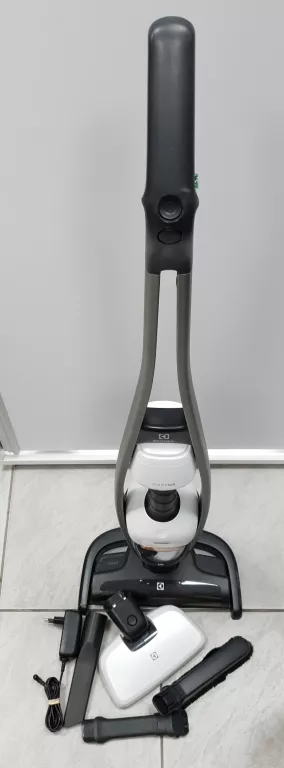 ELECTROLUX PURE Q9 NIE WŁĄCZA SIĘ, PATRZ FOTO !