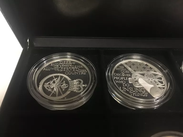 monety-z-elzbieta-5-sztuk-stan-menniczy-925-282g-plac-imbramowski-121-krakow