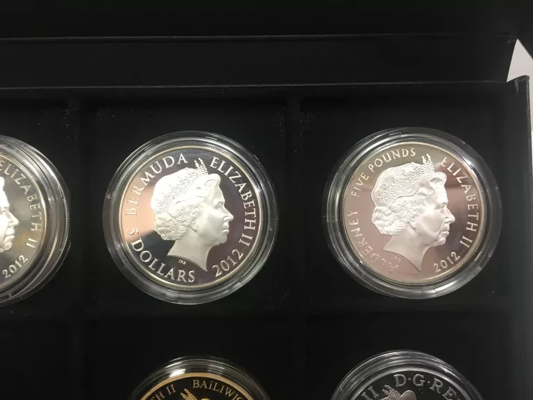 monety-z-elzbieta-5-sztuk-stan-menniczy-925-282g-plac-imbramowski-121-krakow