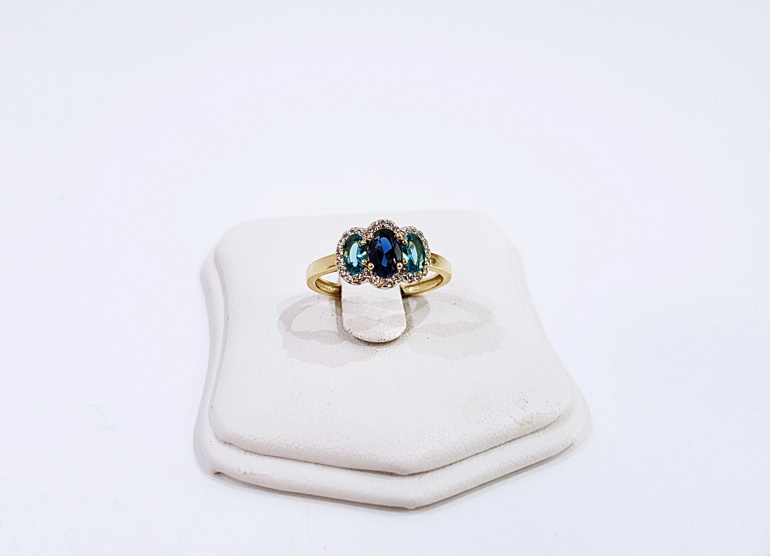 zloty-pierscionek-niebieskie-cyrkonie-585-226-r14-ean-gtin-5903772052060