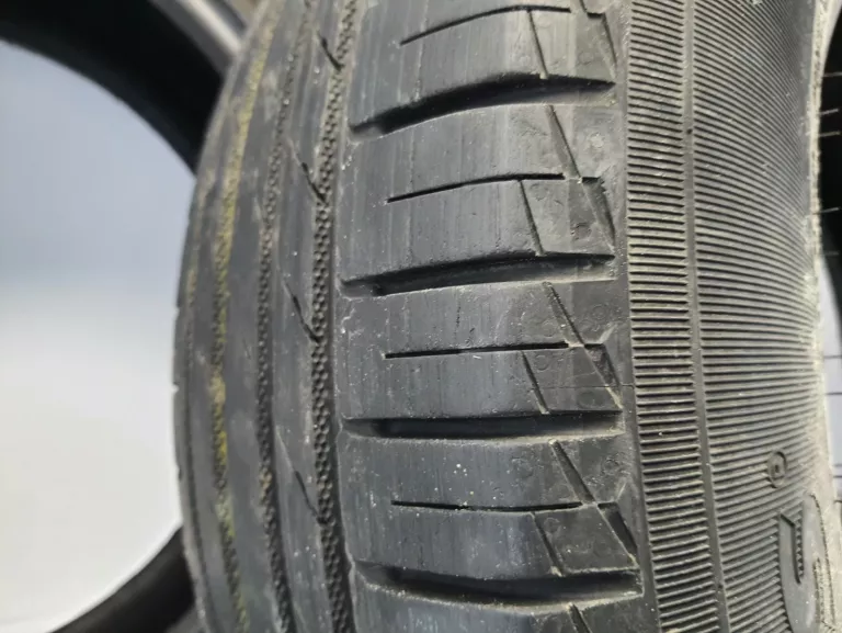 CZTERY OPONY NOKIAN TYRES WETPROOF SUV 225/70 R16