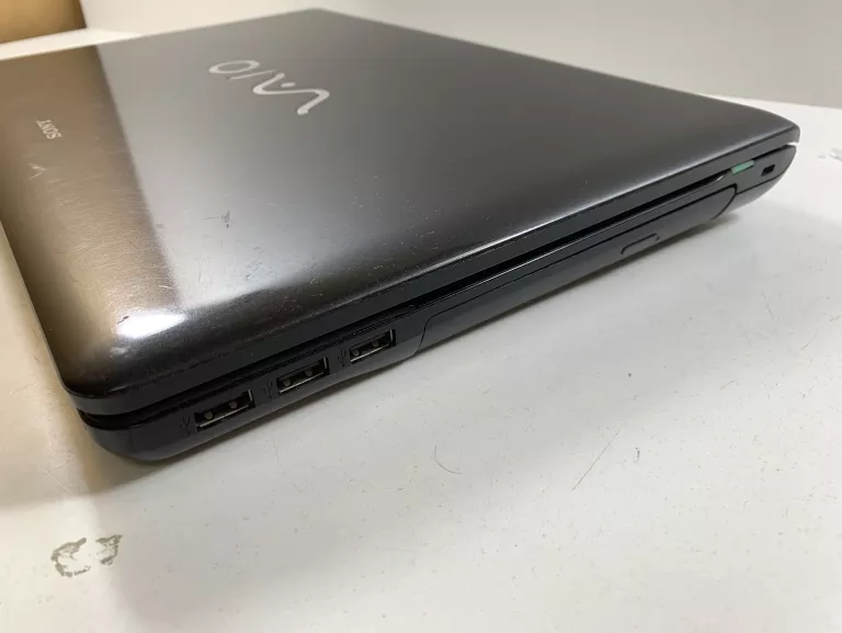 LAPTOP SONY VAIO PCG-71211M