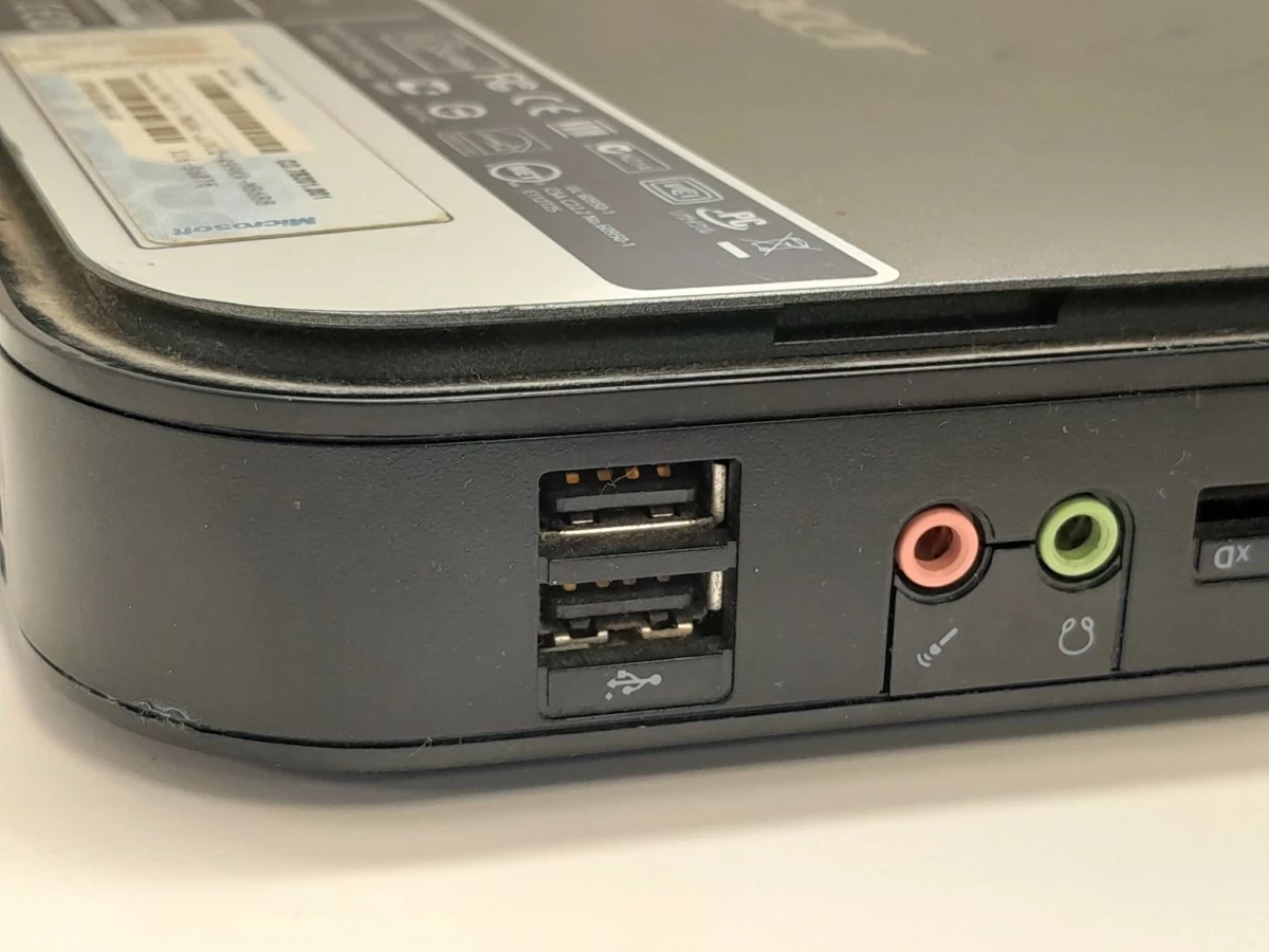 komputer-stacjonarny-acer-veriton-n281g-typ-dysku-twardego-ssd