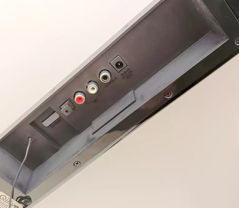 SOUNDBAR QILIVE Q1559 SUBWOOFER, ZŁAMANY W PÓŁ