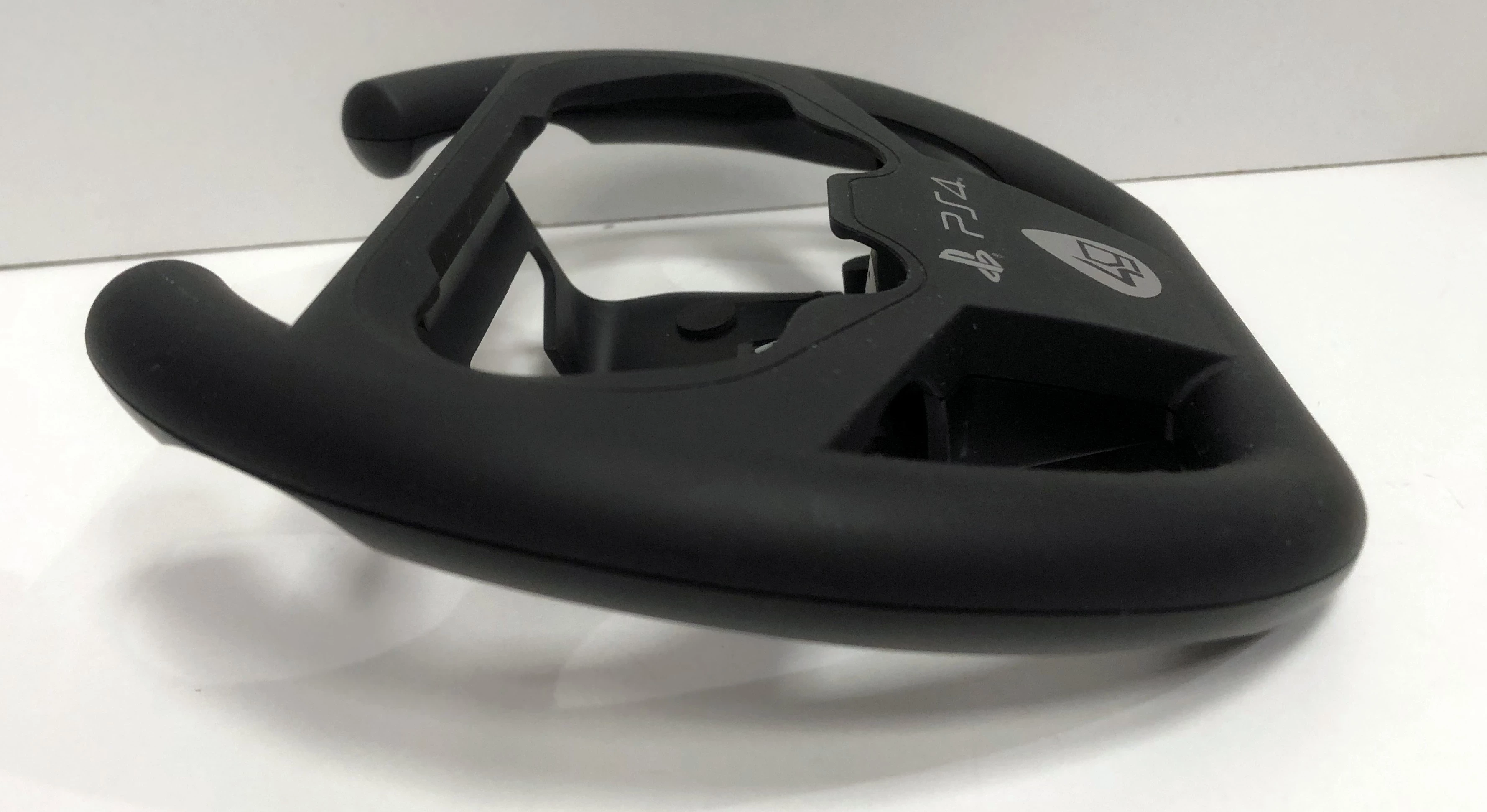 oficjalna-ps4-nakladka-na-pada-kierownica-igla-ean-gtin-5055269703860