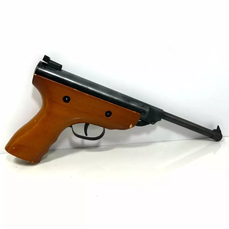 PISTOLET JEDNOSTRZAŁOWY TYTAN S2 DREWNO 4,5 MM