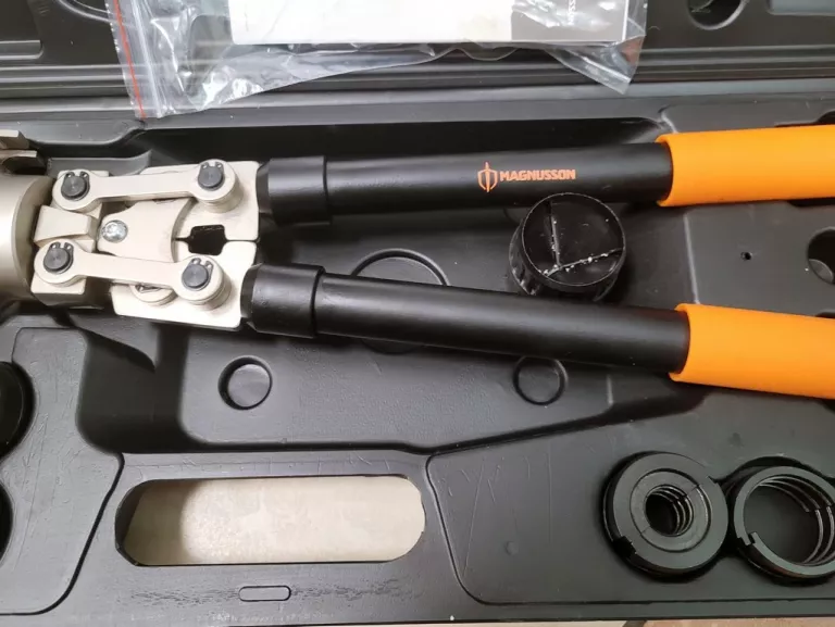 zaciskarka-pex-magnusson-16-32-mm-walizka-zasilanie-reczne