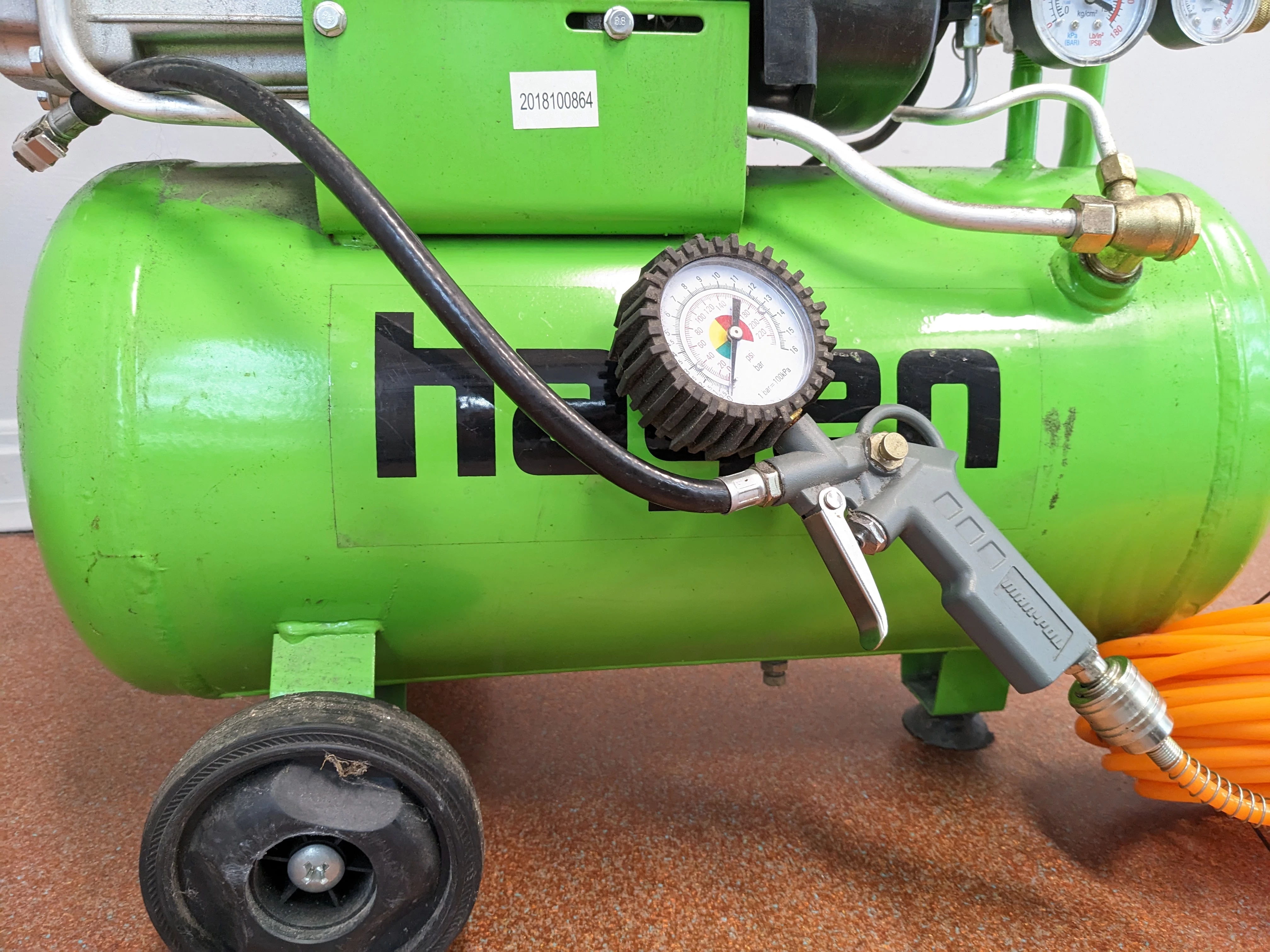 kompresor-olejowy-hagen-ttdc24l-moc-kw-15