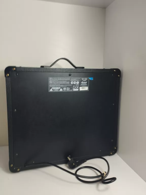 WZMACNIACZ GITAROWY MARSHALL MG30FX