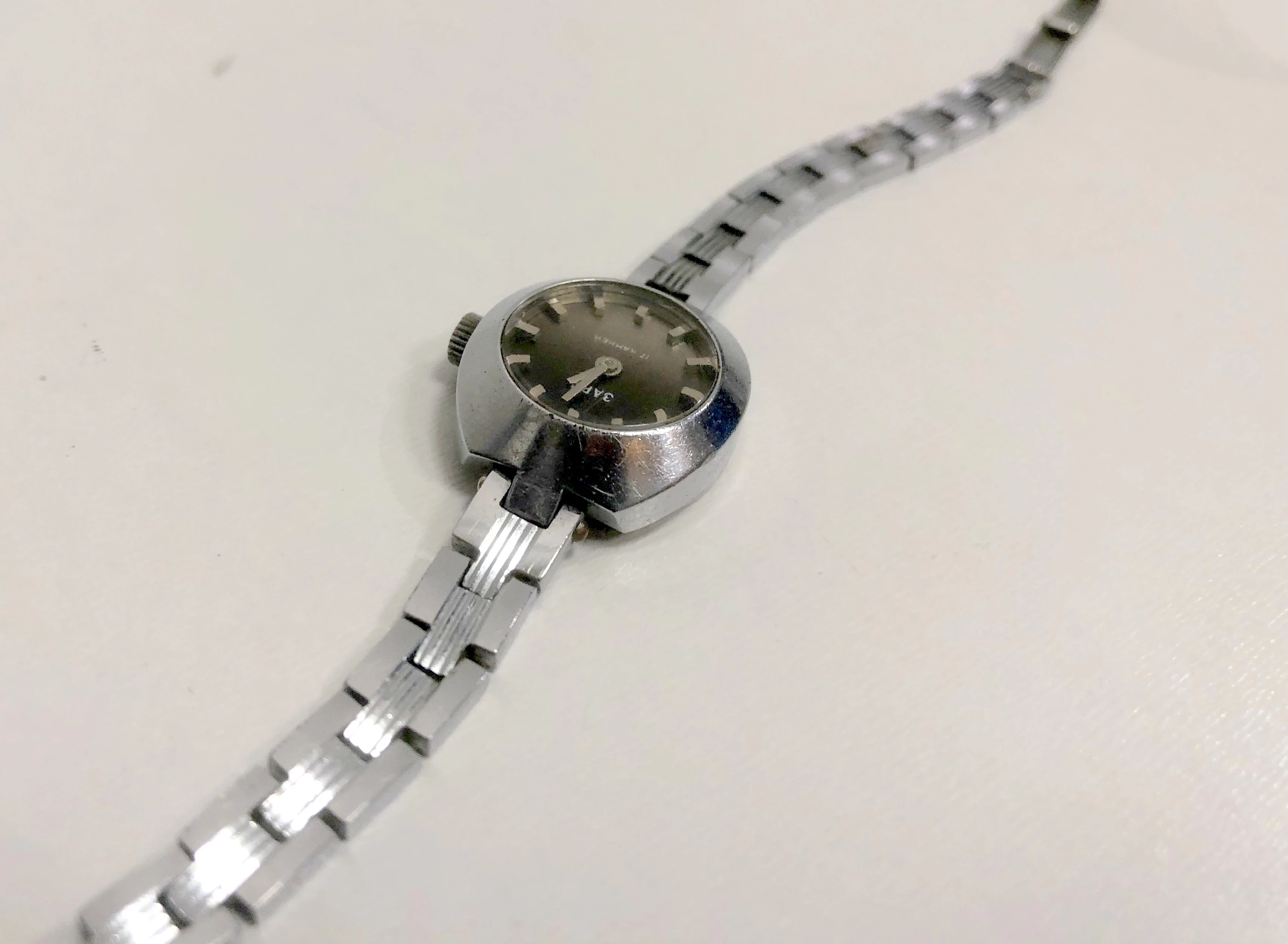 zegarek-damski-rosyjski-nakrecany-3apr-17-kamieni-ksztalt-koperty-okragla