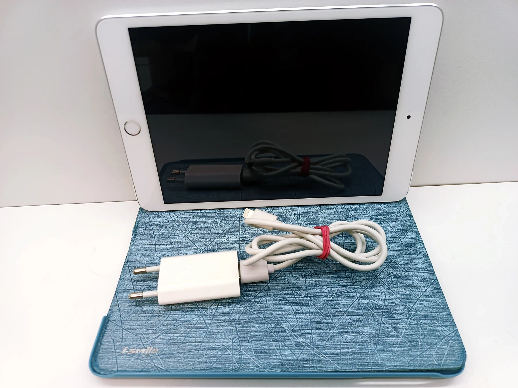 apple-ipad-mini-3-128gb-ladowarka-system-operacyjny-ios
