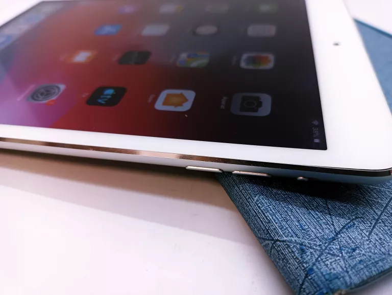 apple-ipad-mini-3-128gb-ladowarka-komunikacja-bluetooth