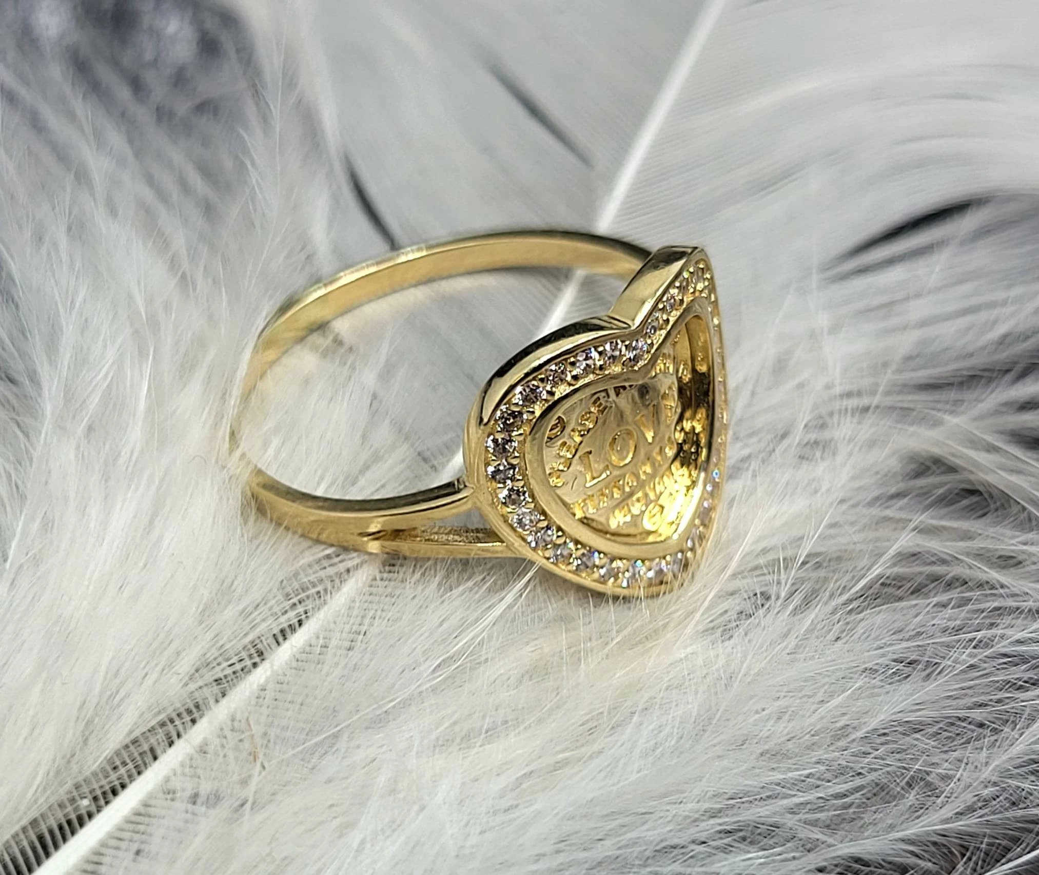 zloty-pierscionek-serce-z-napisem-love-585-257g-grunwaldzka-18-adex-bud-zabkowice-slaskie