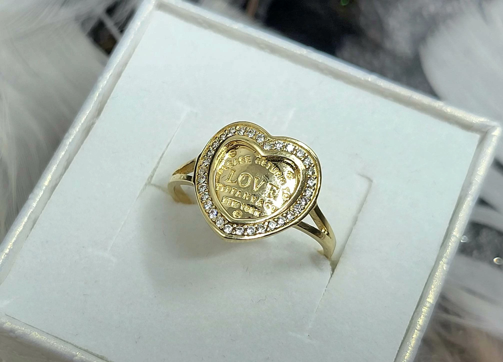 zloty-pierscionek-serce-z-napisem-love-585-257g-ean-gtin-5904237280585