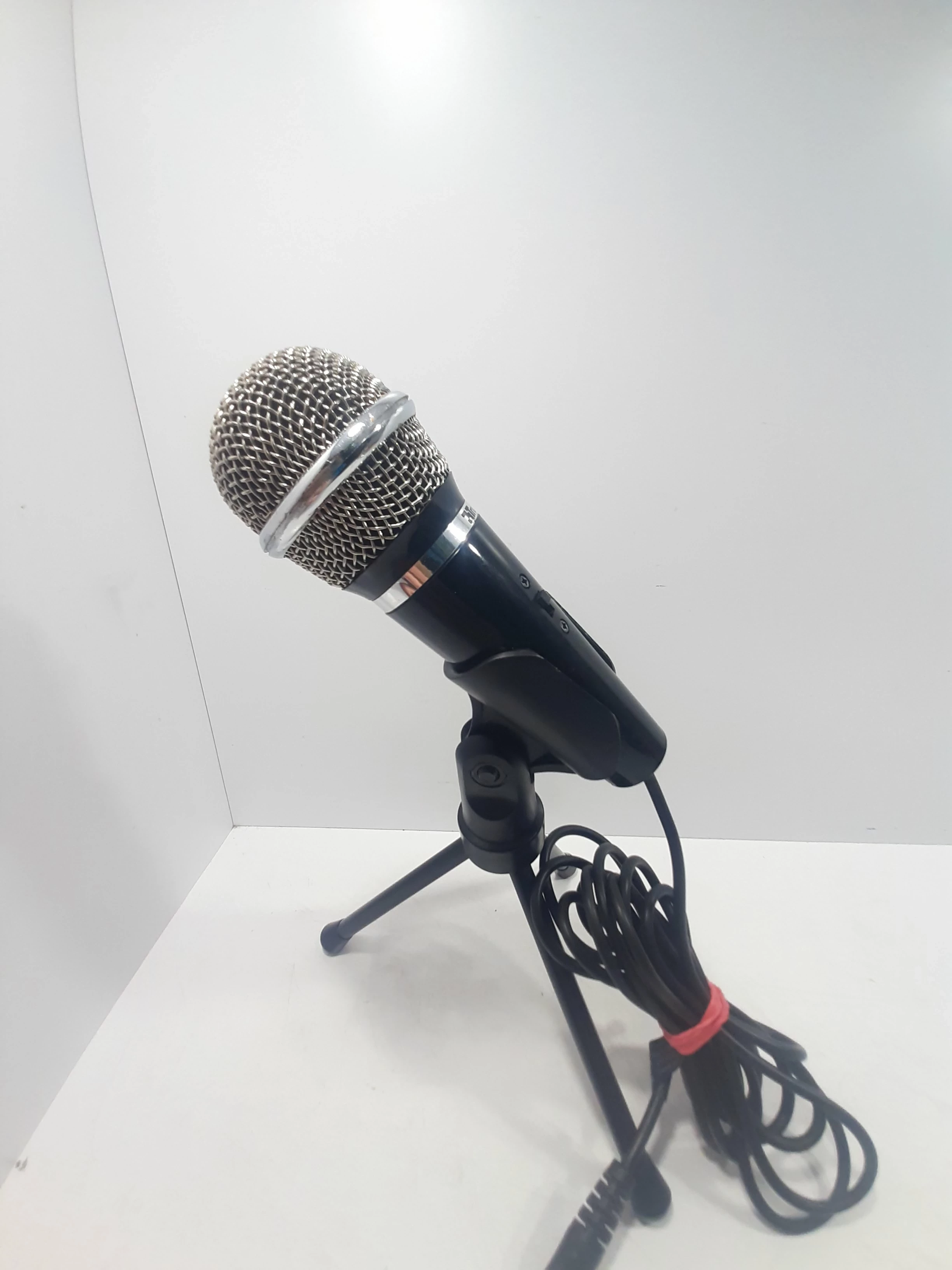 mikrofon-studyjny-trust-wojska-polskiego-112-swiecie